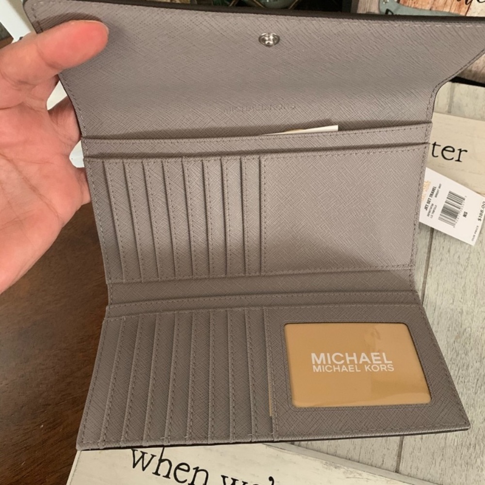 New Mk trifold wallet 🦋 - Picture 2 of 4